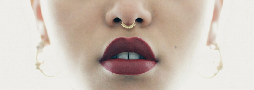 gold-ring-septum-piercing-for-young-girls